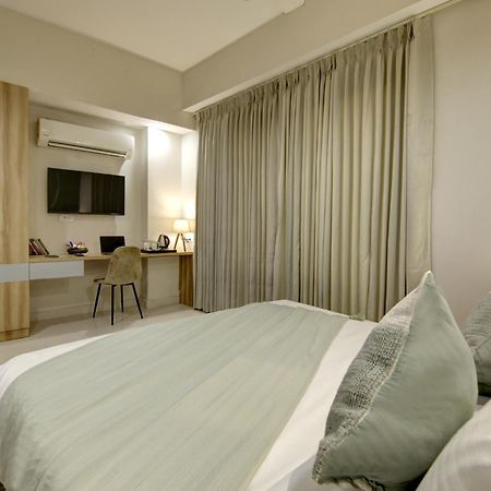 Saltstayz Premier Executive Serviced Apartment - Golf Course Extension Road Gurgáon Exteriér fotografie