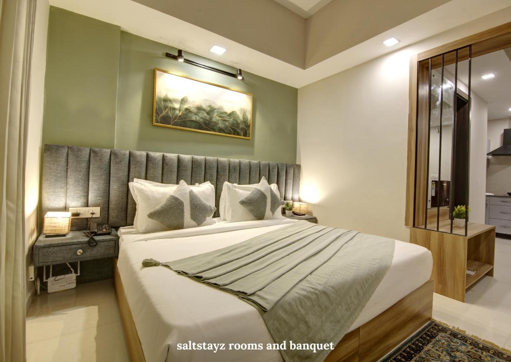 Saltstayz Premier Executive Serviced Apartment - Golf Course Extension Road Gurgáon Exteriér fotografie