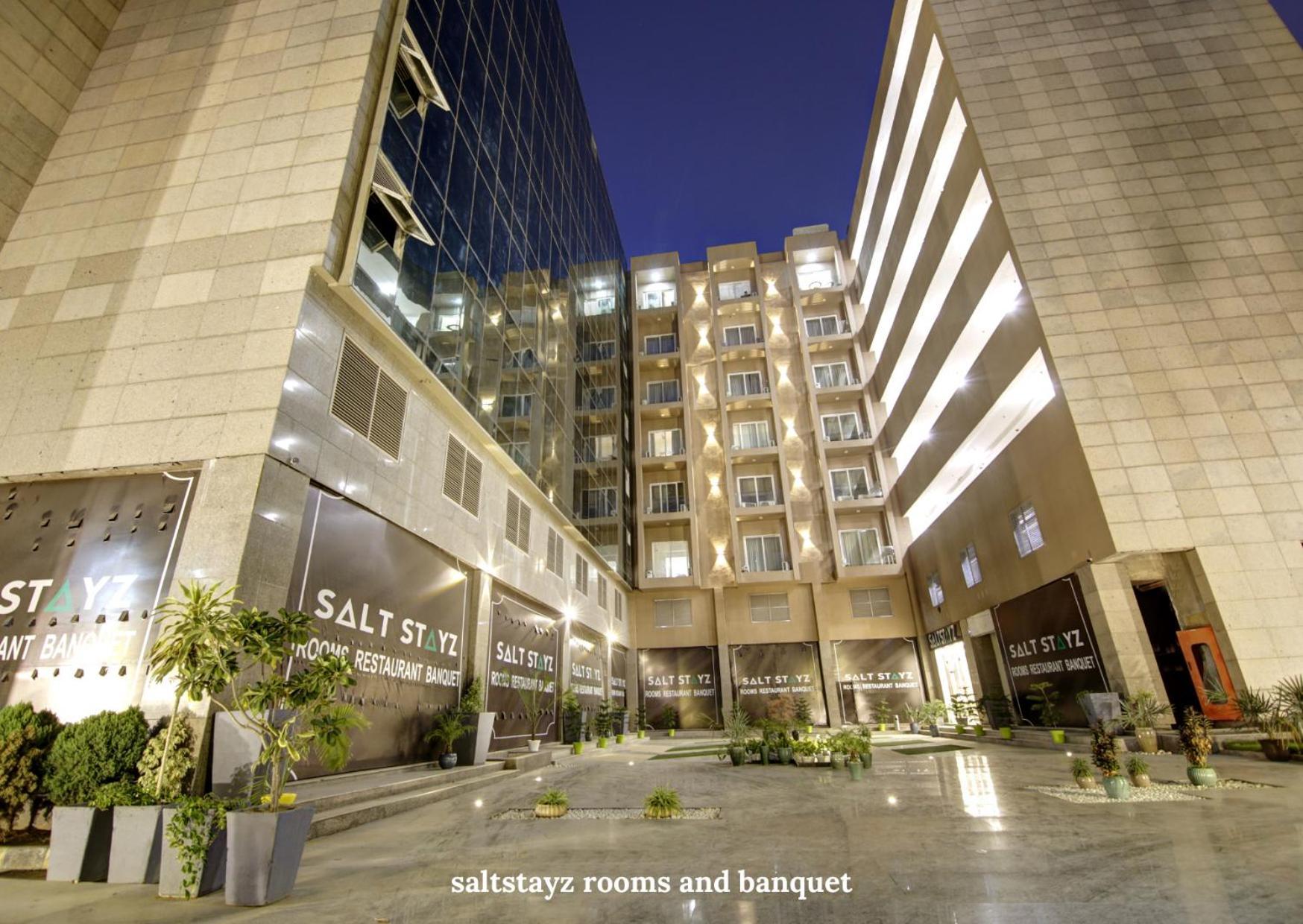 Saltstayz Premier Executive Serviced Apartment - Golf Course Extension Road Gurgáon Exteriér fotografie