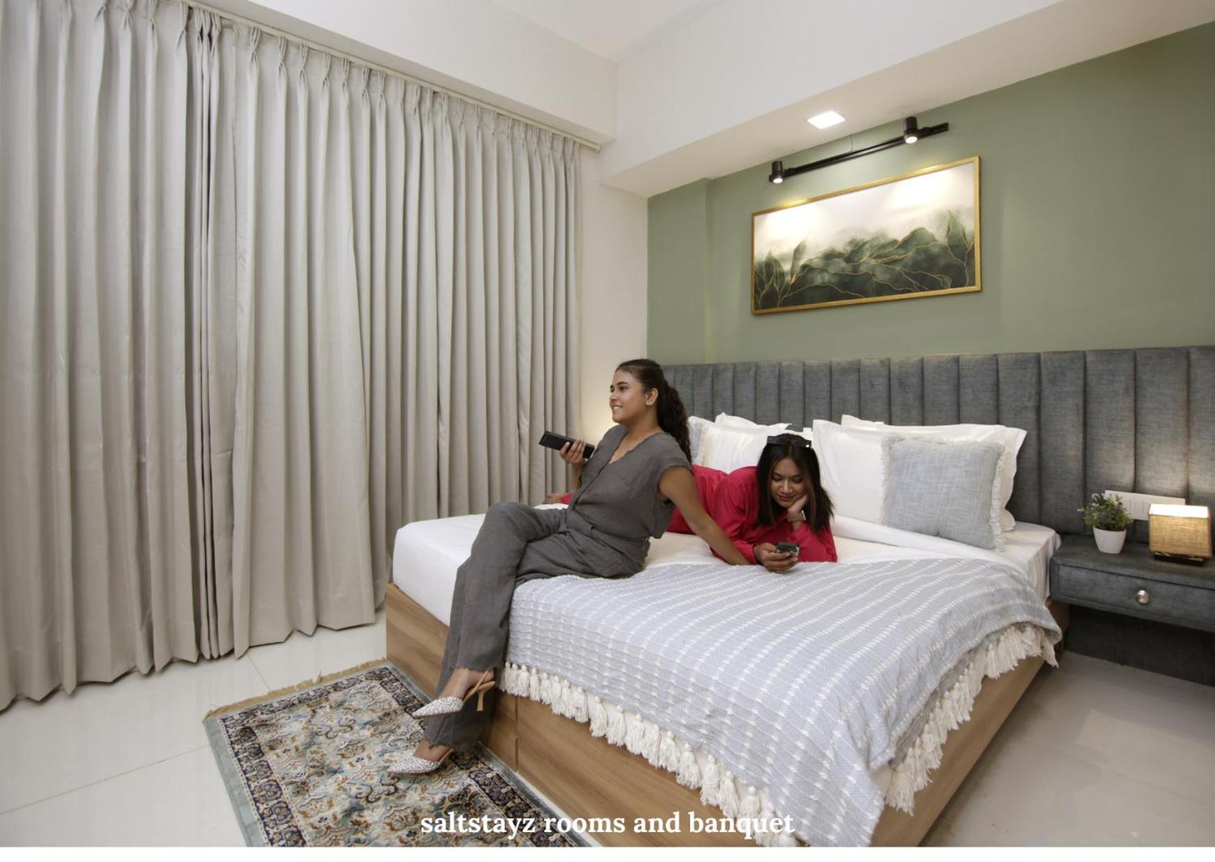 Saltstayz Premier Executive Serviced Apartment - Golf Course Extension Road Gurgáon Exteriér fotografie