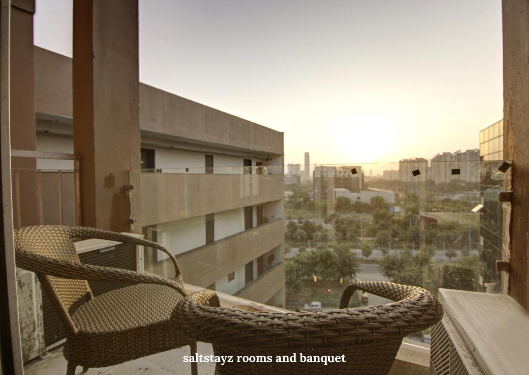 Saltstayz Premier Executive Serviced Apartment - Golf Course Extension Road Gurgáon Exteriér fotografie