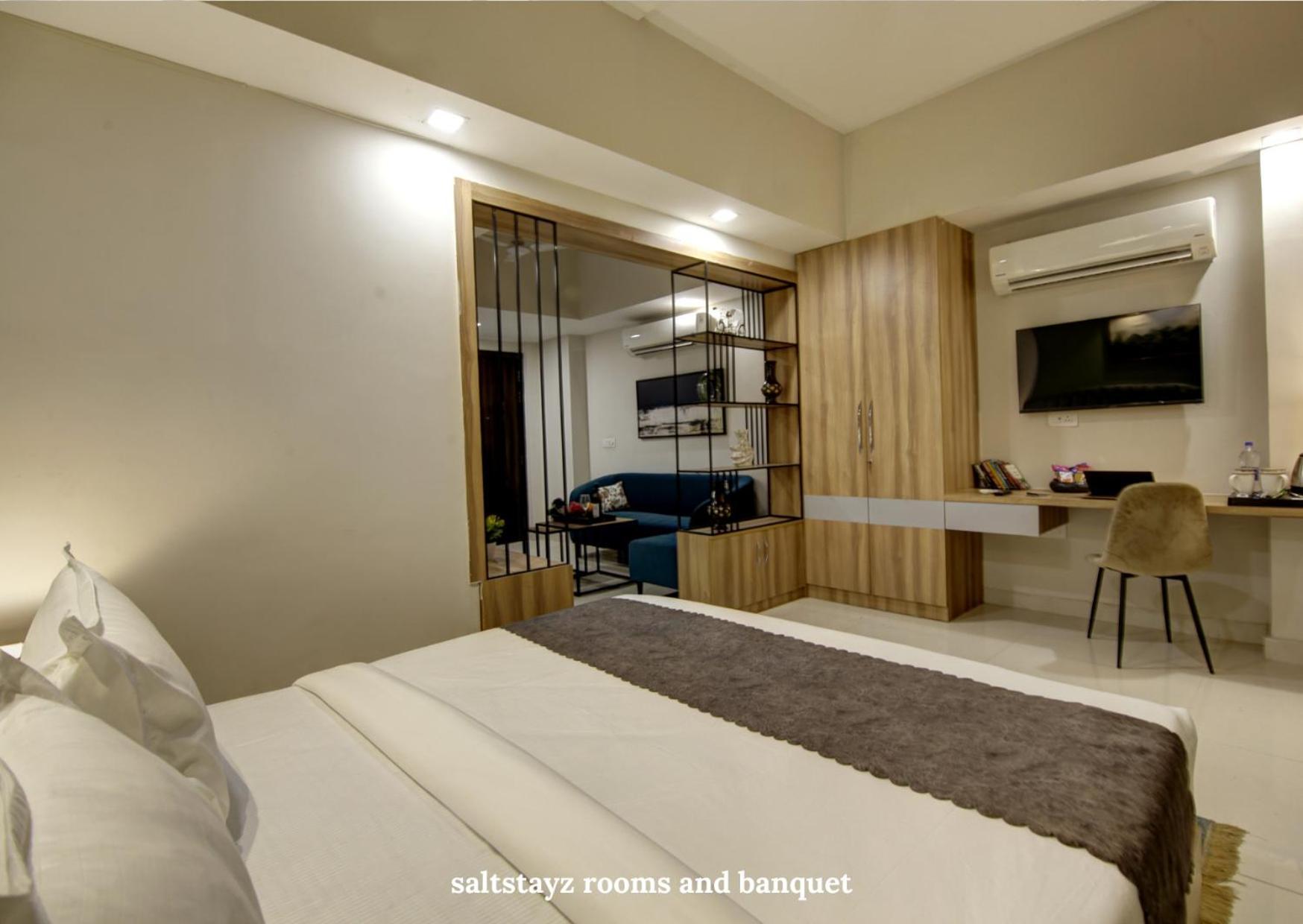 Saltstayz Premier Executive Serviced Apartment - Golf Course Extension Road Gurgáon Exteriér fotografie