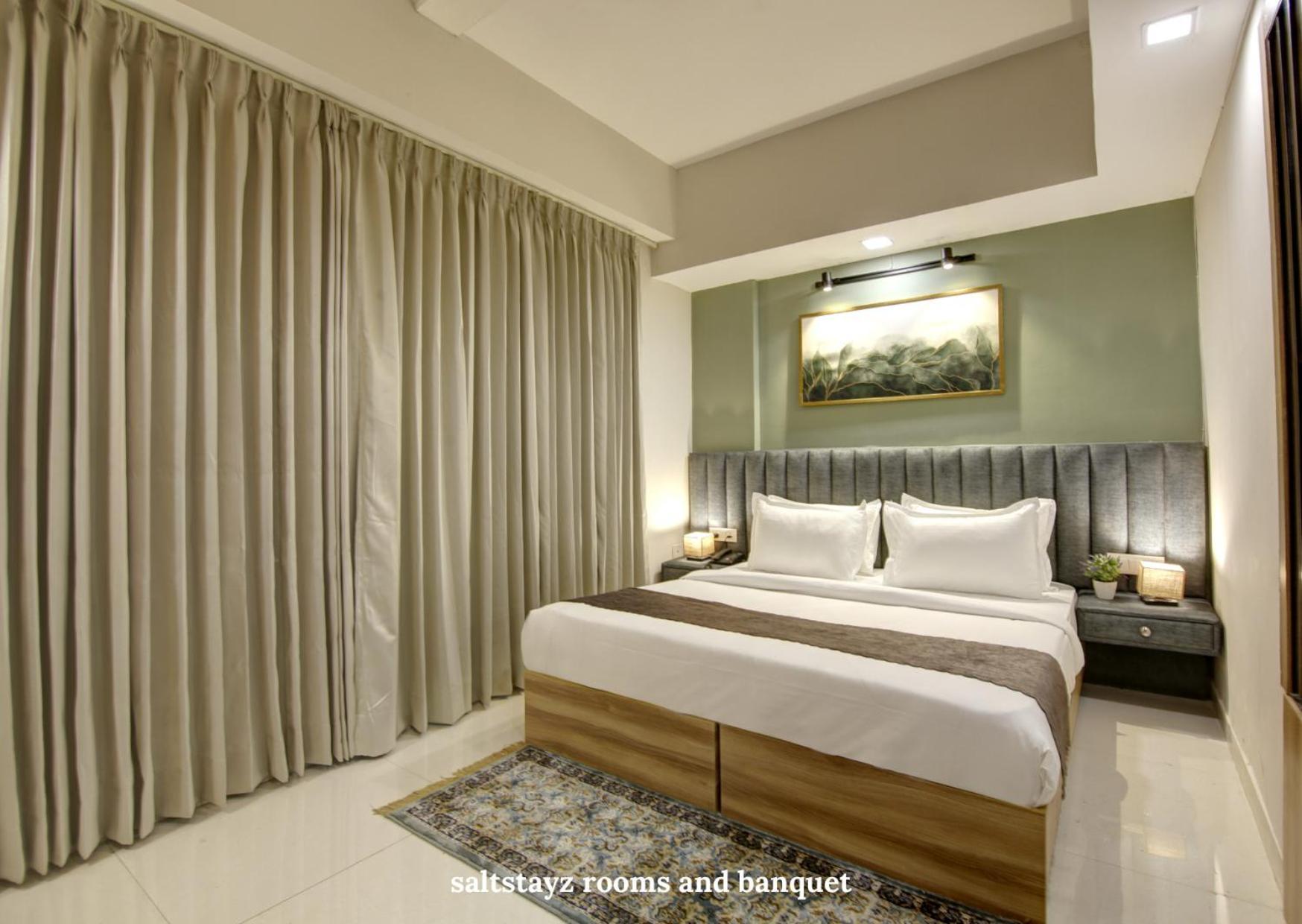 Saltstayz Premier Executive Serviced Apartment - Golf Course Extension Road Gurgáon Exteriér fotografie