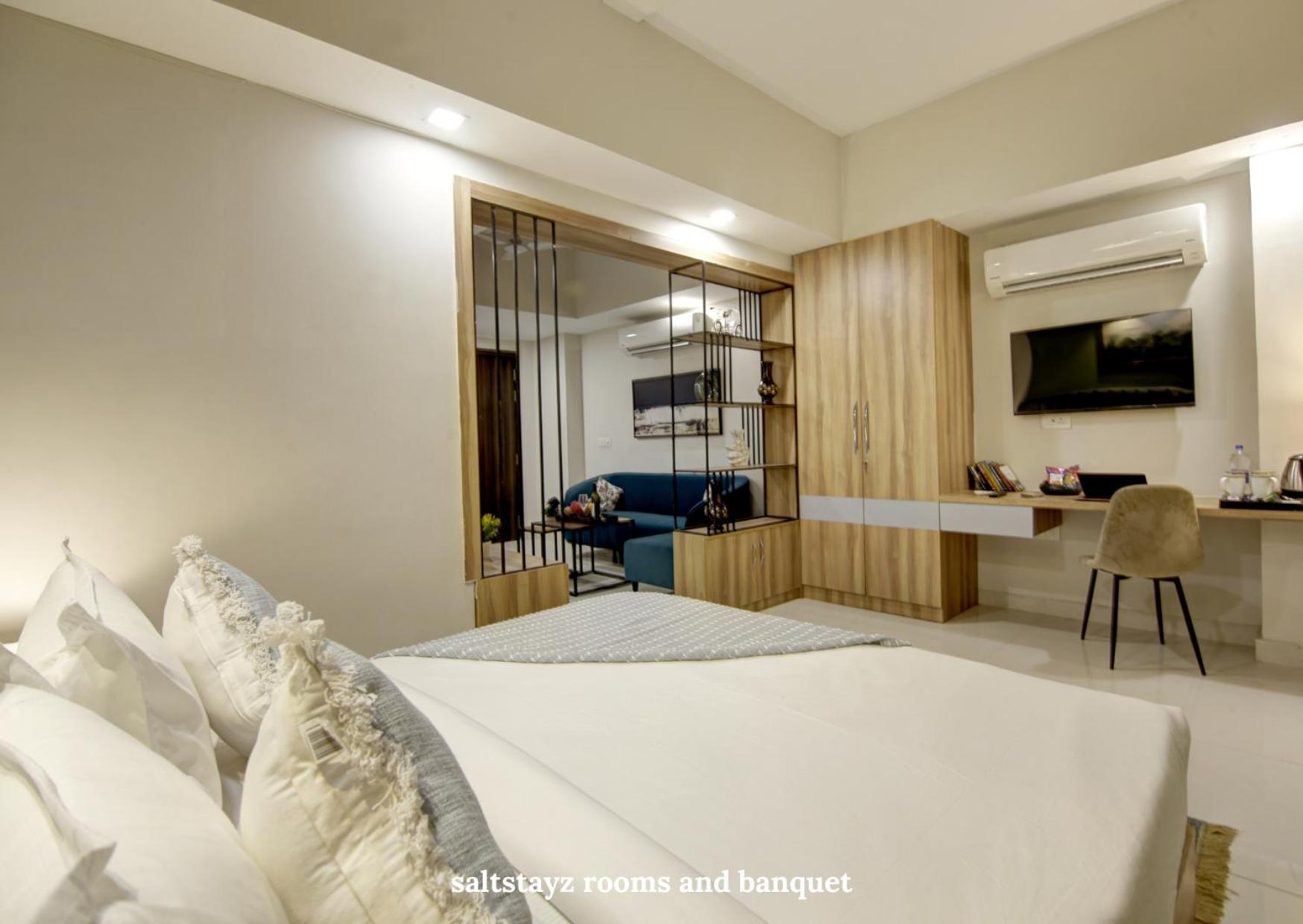 Saltstayz Premier Executive Serviced Apartment - Golf Course Extension Road Gurgáon Exteriér fotografie